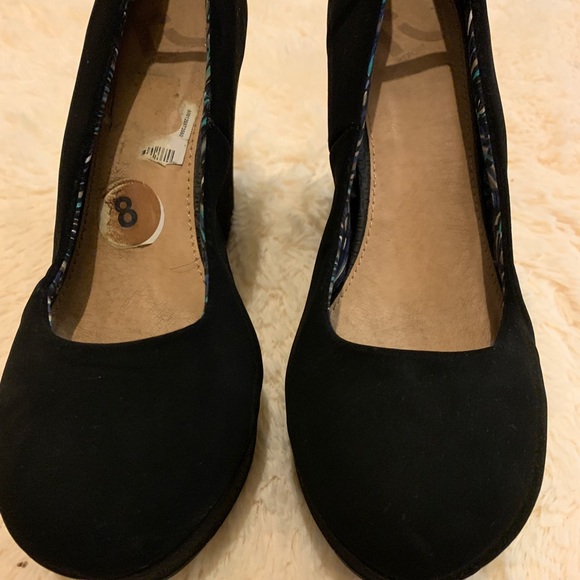 Black Wedges with ankle straps - Picture 2 of 8